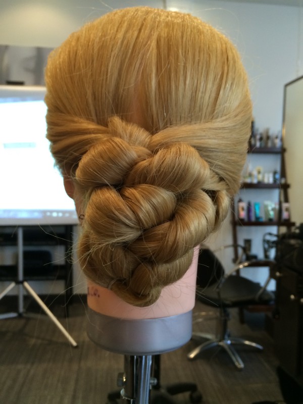 Formal or Casual: AN EASY 5 MINUTE UPDO