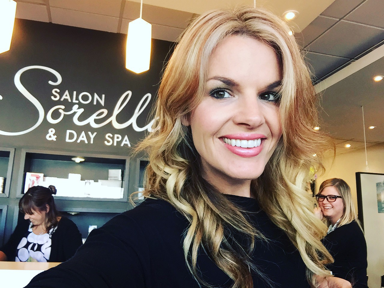 How To Get Glamorous Curls With A Curling Iron