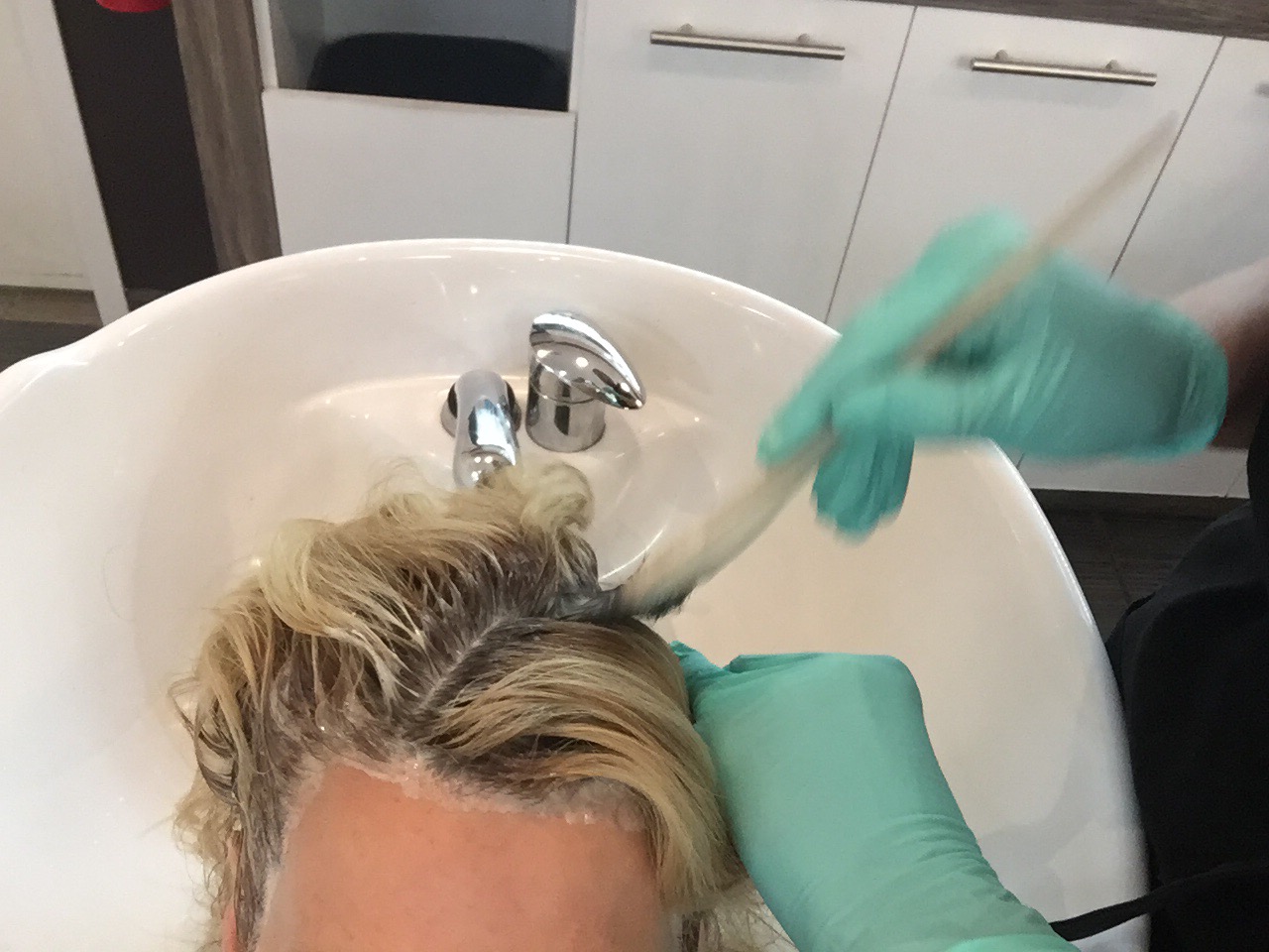 The Secret to The Perfect Blonde Colour